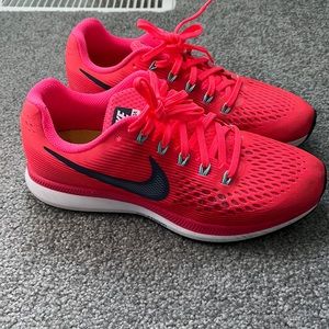 Nike AirZoom Pegasus 34 Orange coral Pink sz 10 Women Run. Worn once, like new